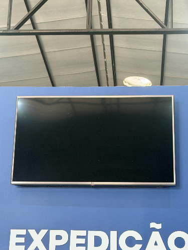 TV 55 polegadas com pedestal 